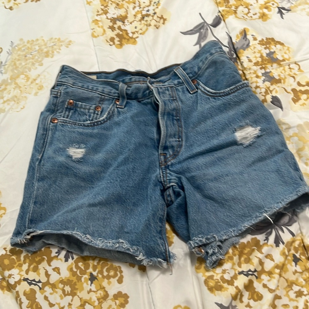 Levis denim shorts size 24w